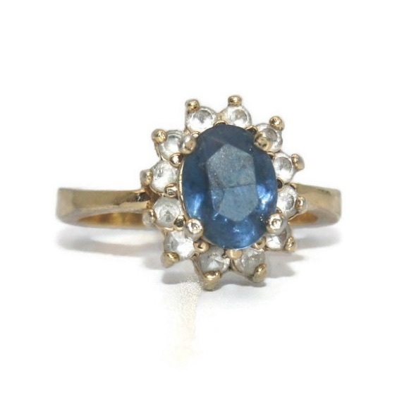 Vintage Gold Tone, Oval Faux Aquamarine and Clear Rhinestones Size 7.5 - Picture 1 of 4